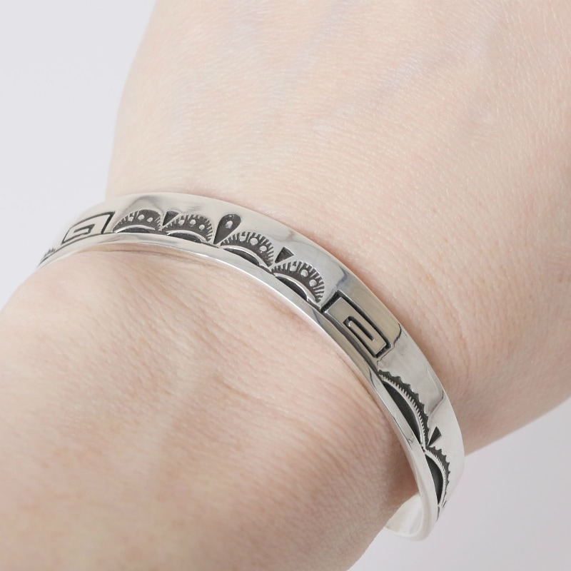 142mm チャーリージョン オーバーレイ バングル｜マライカ公式通販