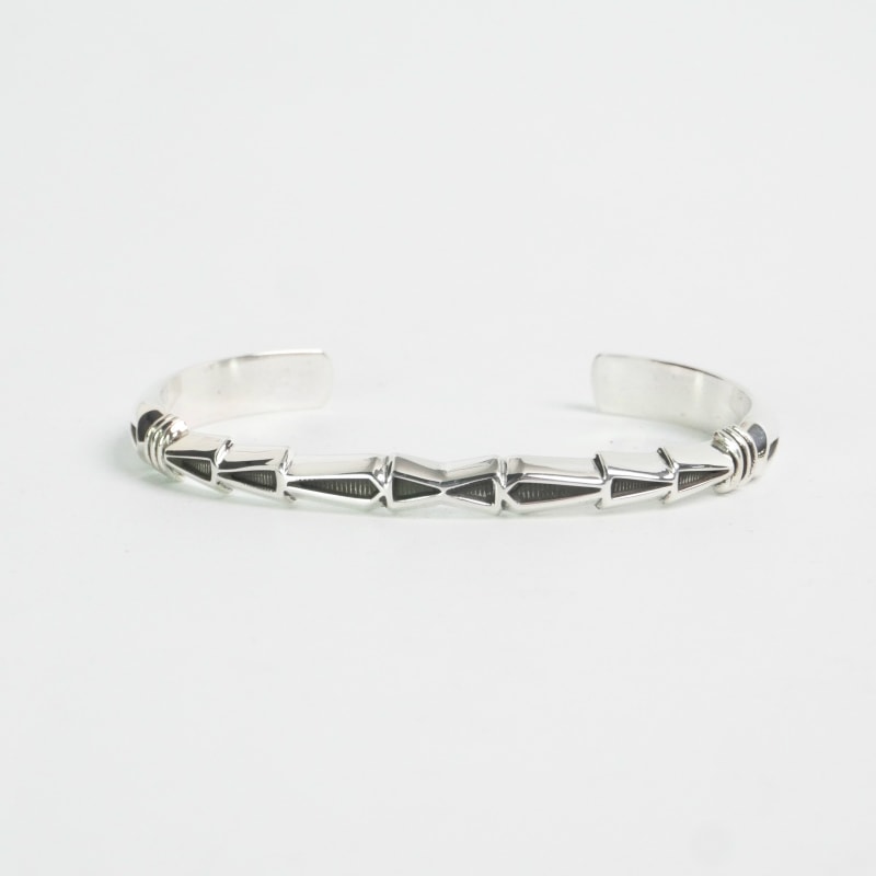 Jennifer Curtisジェニファーカーティスのバングル｜マライカ公式通販