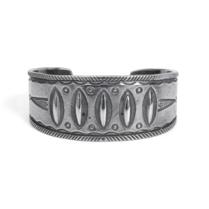 150mm ジェシーロビンズ コインシルバー バングル｜マライカ公式通販