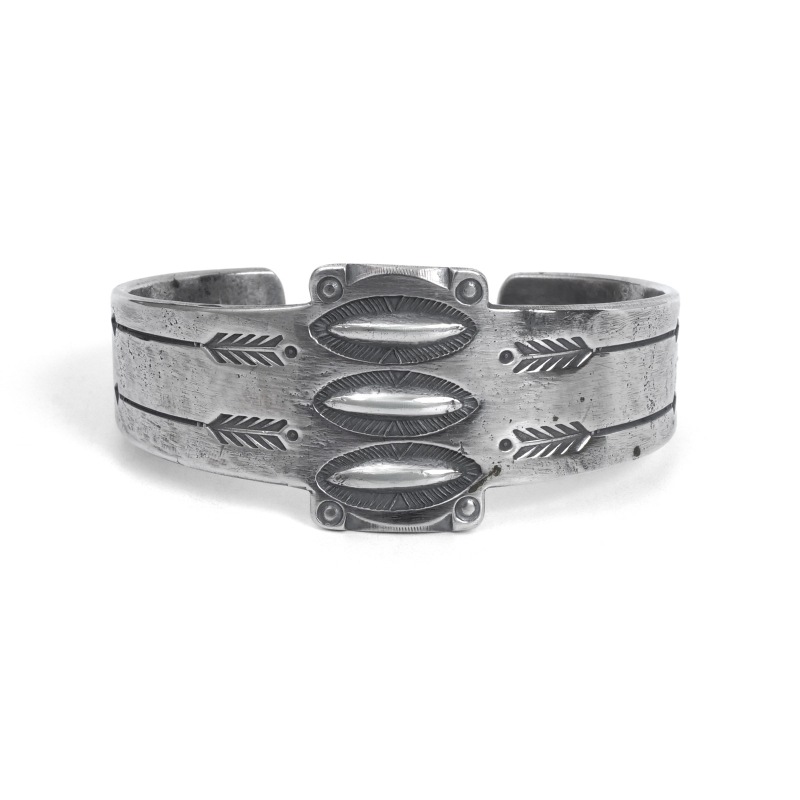 146mm ジェシーロビンズ コインシルバー バングル｜マライカ公式通販