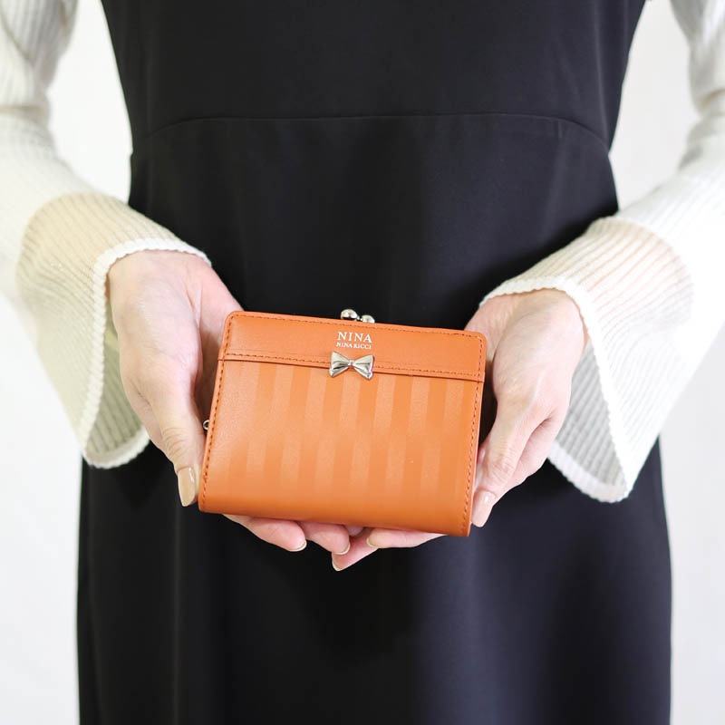 ニナ・ニナ リッチ】 ビュラン パース 2つ折り財布 口金式小銭入れ