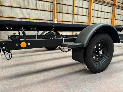 予備検査付・17ftクラス、BTトレーラー・BEE 580/16〜17ft対応