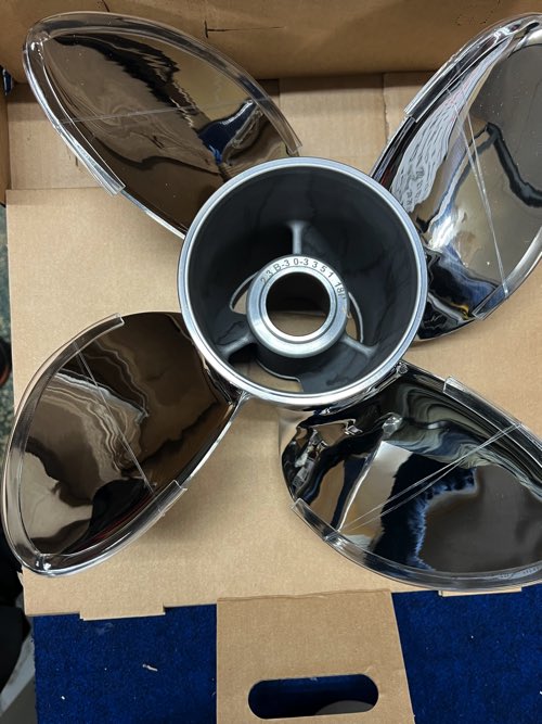 全メーカー対応・ステンレスプロペラ4枚・ 4-3/4” 115馬力〜300