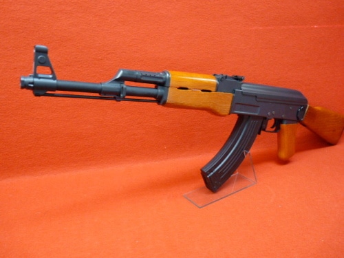 店内全品5％OFFクーポン】CYMA・フルメタルリアルウッド電動ガン・AK47