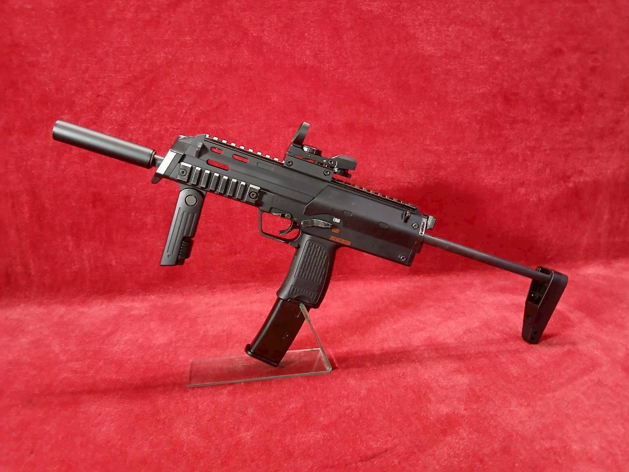 上物中古品】 東京マルイ 18歳以上用 電動コンパクトマシンガン MP7A1