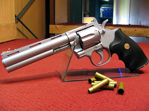 クラウンモデル・コルト パイソン .357マグナム 6インチ〈ステンレス