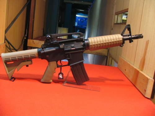 東京マルイ・コルト M933コマンド/タンカラー〈プレミアム限定〉 電動