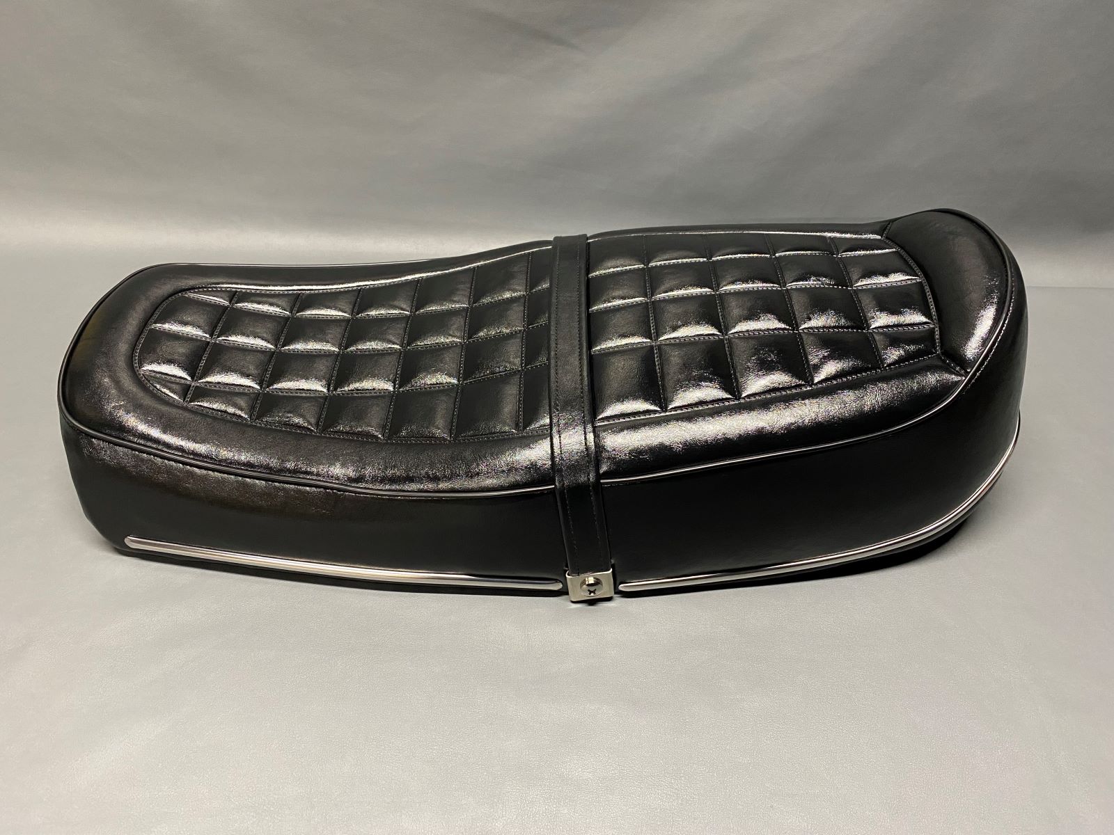 CB750K0 シート ASSY アンコ抜きタイプ | シート | 株式会社エムテック