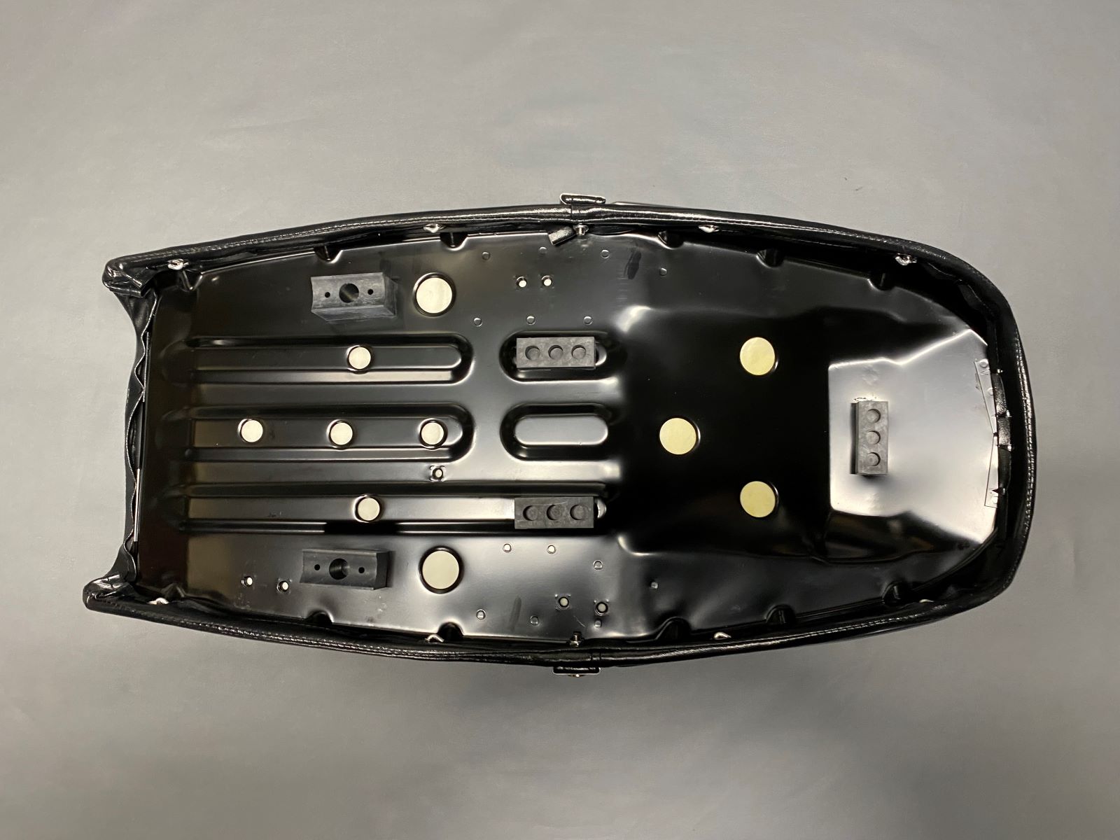 CB750K0 シート ASSY アンコ抜きタイプ | シート | 株式会社エムテック