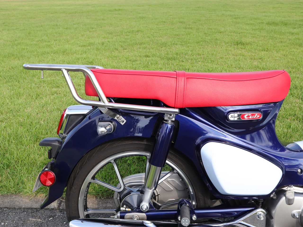 アウトスタンディングモーターサイクル｜スーパーカブ125 C125 JA48