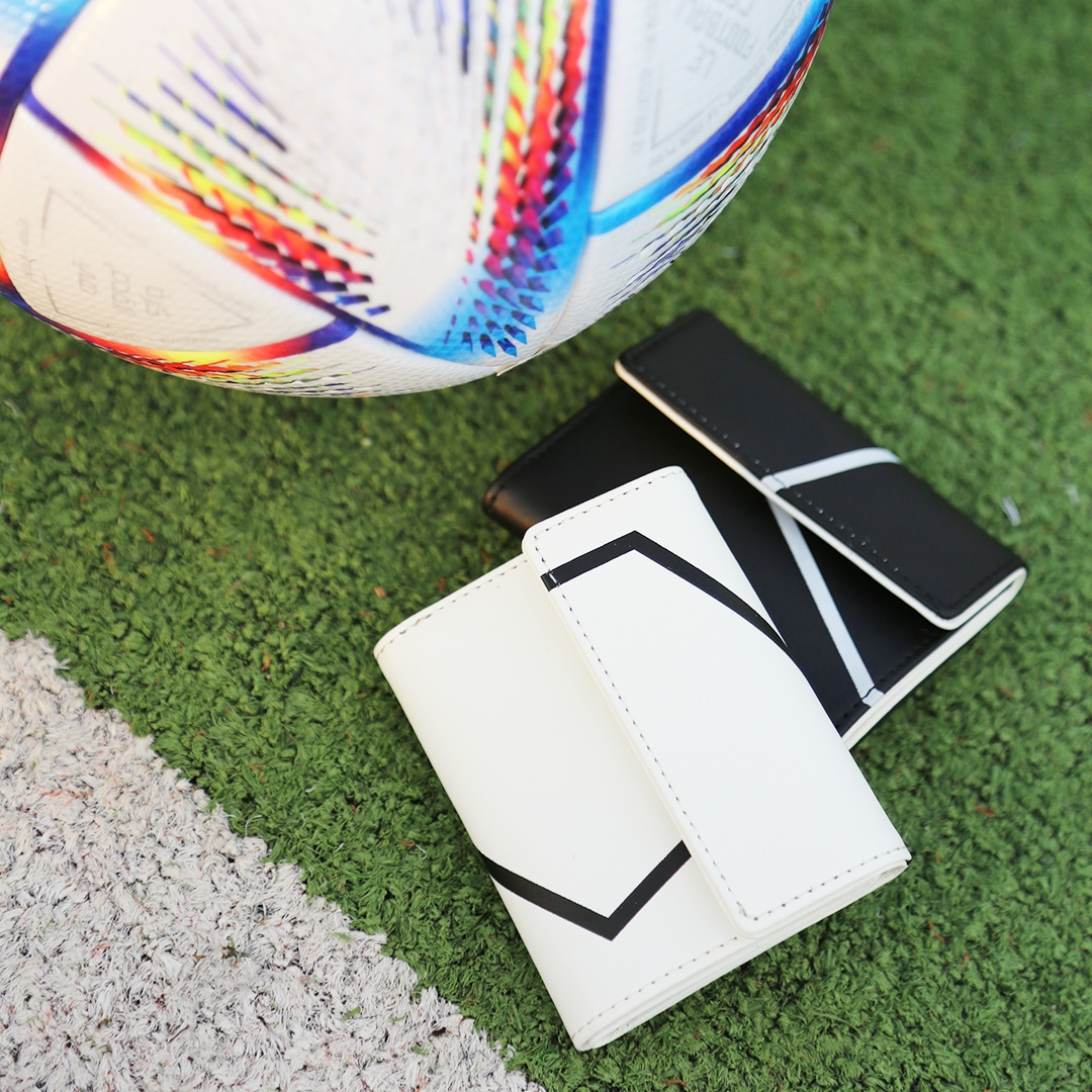 サッカーボール素材を使ったフットボールミニウォレット 【Leather