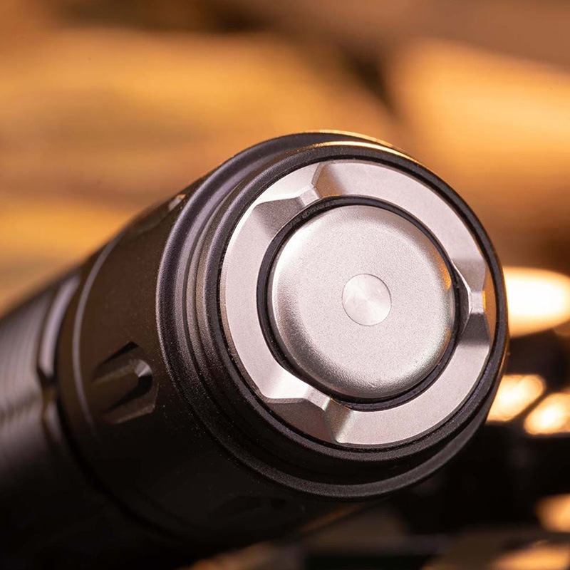 OLIGHT(オーライト) WARRIOR 3S 2300ルーメン タクティカルライト led