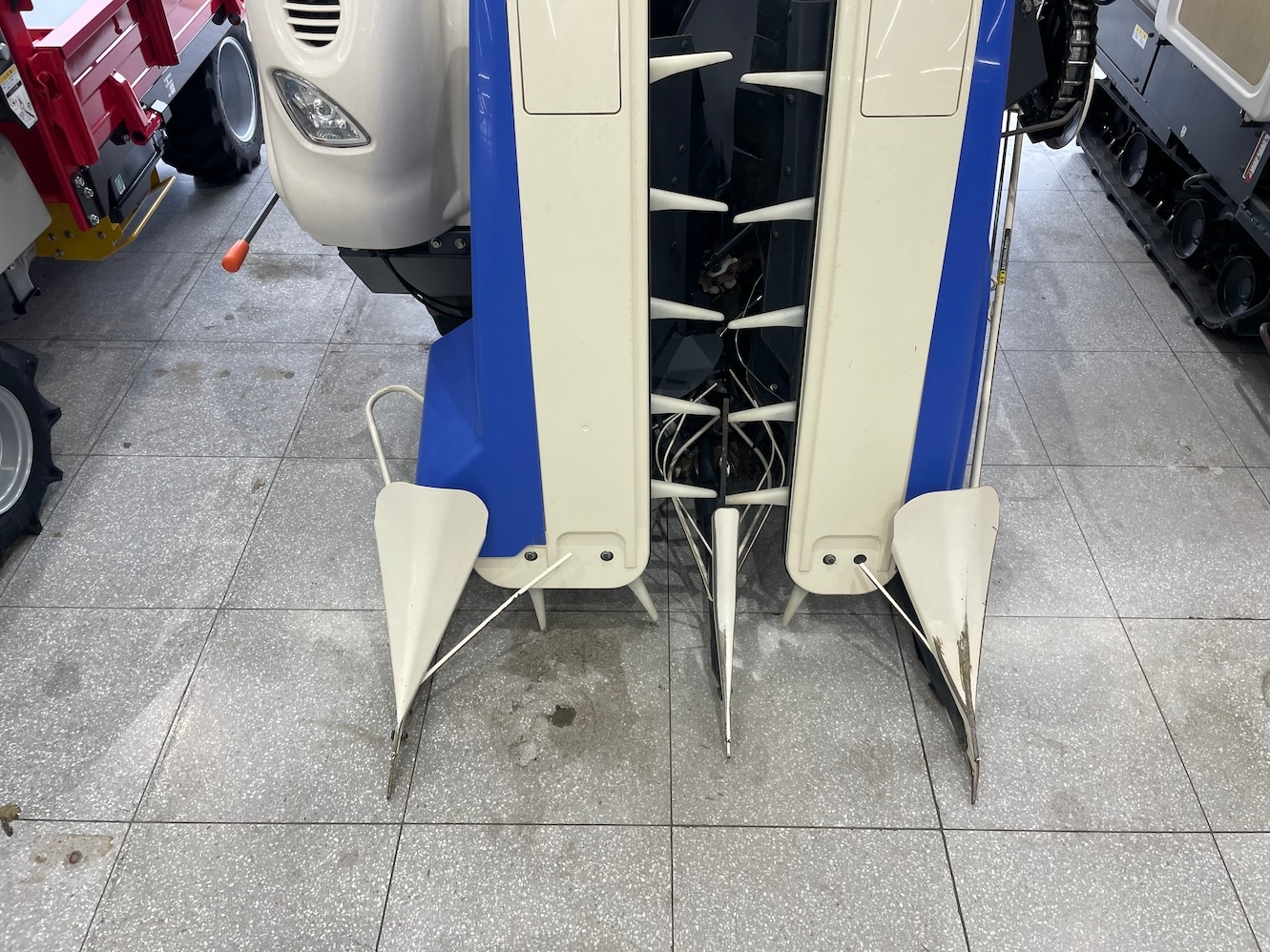 整備待ち】イセキ コンバイン フロンティア Nシリーズ HN211G 長さ×幅