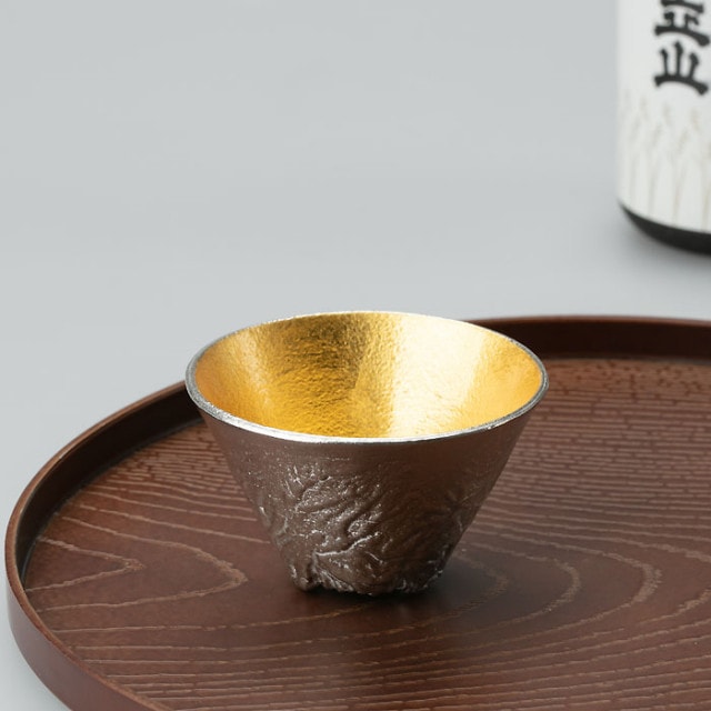 立山のぐい呑 - L - 金箔｜錫製雑貨・酒器の通販は能作オンライン