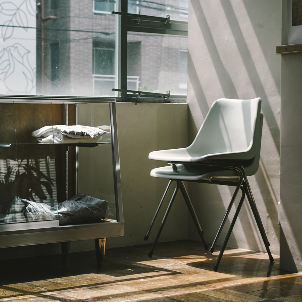 ROBIN DAY POLYSIDE CHAIR / Dark Grey Frame | Metal Products,Chair