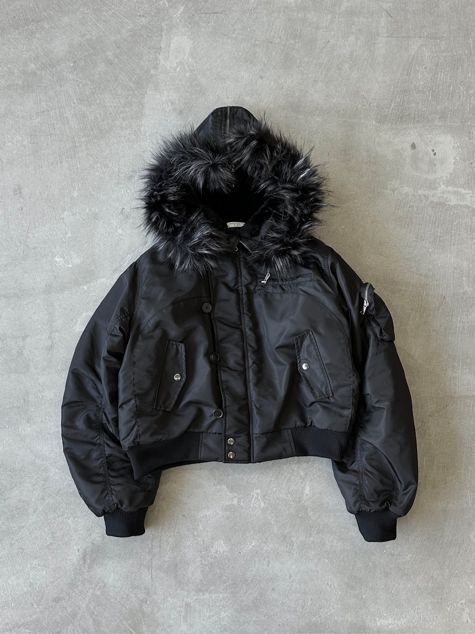 CHIKASHITSU PLUS HIGH】N-2B cropped hood blouson (nylon) | OUR