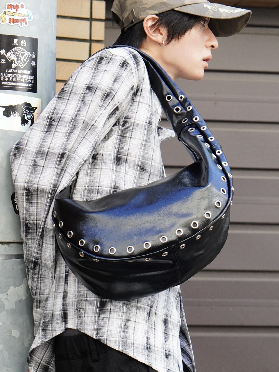 東京店WEB限定受注制【Chikashitsu +】eyelet cross bag | OUR BRAND