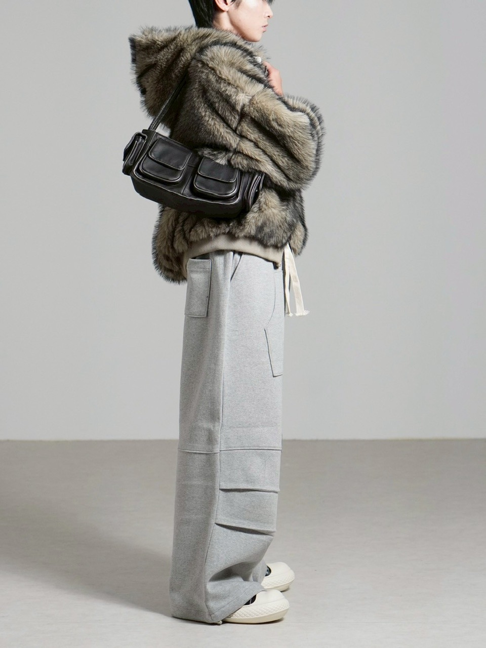 受注制【Chikashitsu +】oversized hooded fur blouson