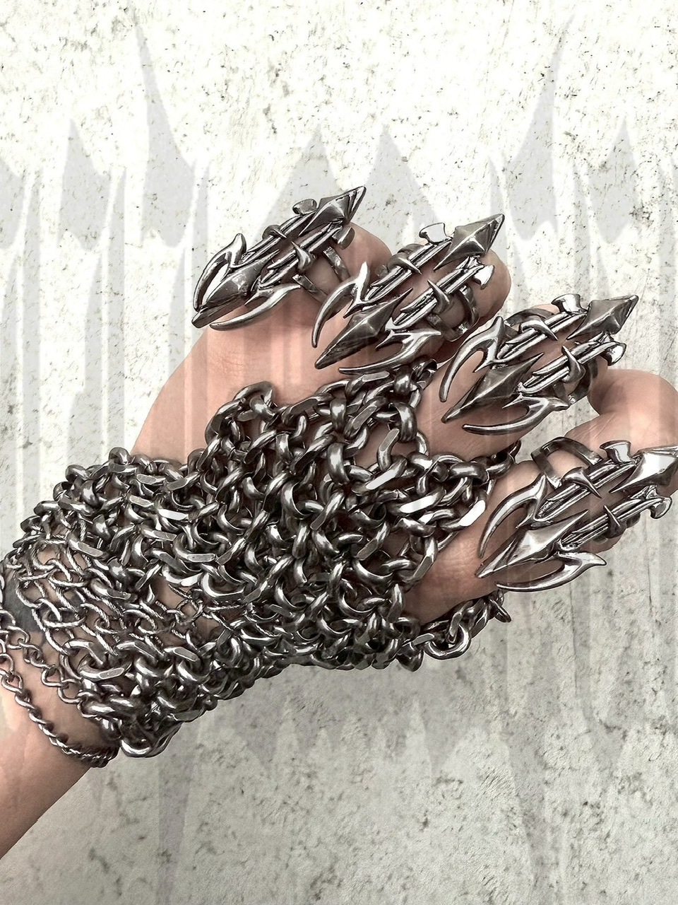 IIIMIII】Gothic Chainmail Glove Bracelet / 【イアミ】グローブ