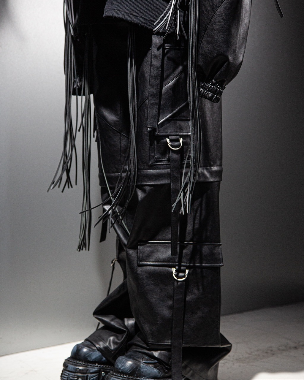 DIG YOUR OWN GRAVE】2WAY LEATHER CARGO PANTS / 【ディグユアオウン