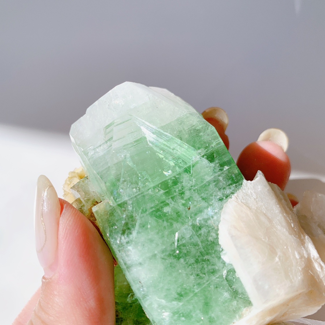 グリーンアポフィライトwithスティルバイト原石 | 原石 | Crystals by