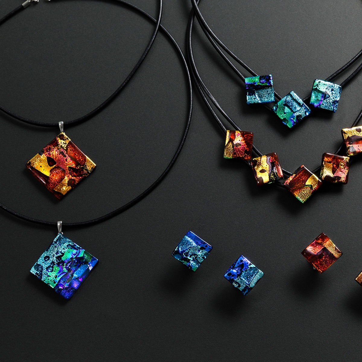 Mix] ネックレス(ガラス3連・革紐タイプ)全2色 | 福村硝子 | ものと