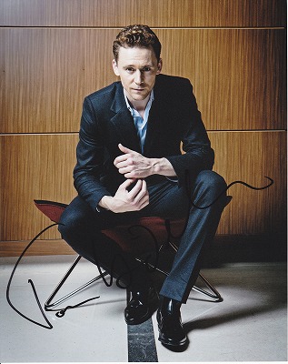 トム・ヒドルストン 直筆オートグラフ | オートグラフ（直筆サイン