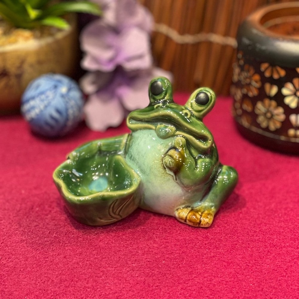 陶器 蓮鉢持ち蛙 カエル お金がかえる 幸運 インテリア 置物 かわいい