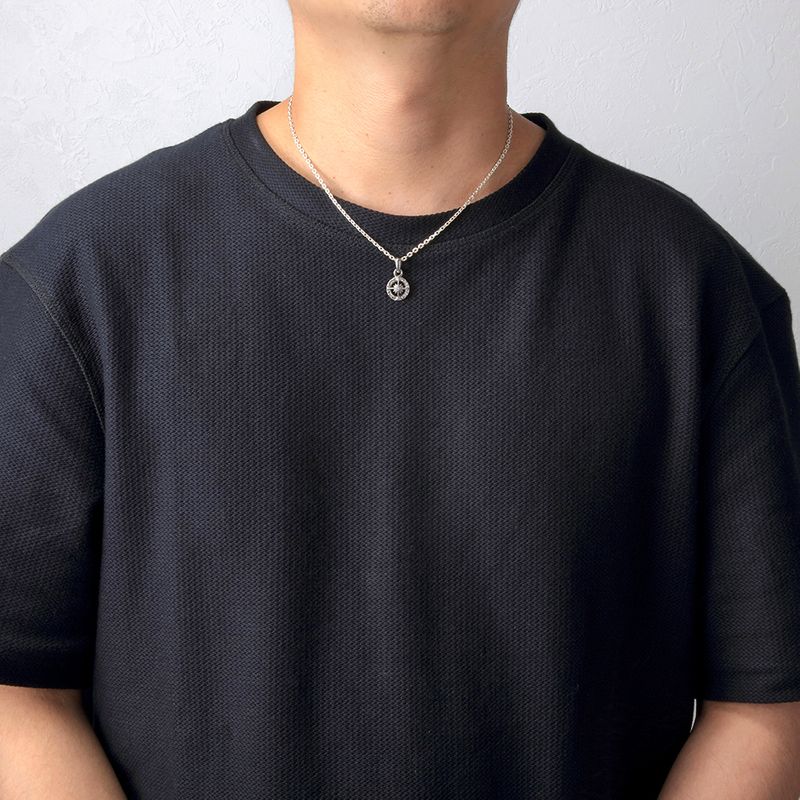 4月誕生石ダイヤモンド ラウンド ペンダント/サンシンボル/アラベスク