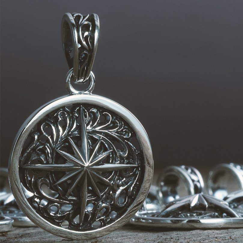 アラベスク サンシンボル ラウンド シルバー925ペンダントトップ｜全て