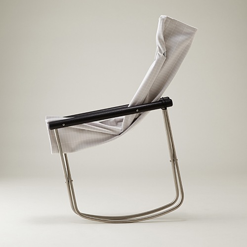 ニーチェアエックス ロッキング シキリ チャコールブラック / ライト