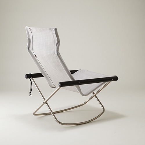 ニーチェアエックス ロッキング シキリ チャコールブラック / ライト