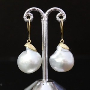 WALNUT K18白蝶真珠バロック【13㎜】ピアスG4729 | WALNUT | 真珠