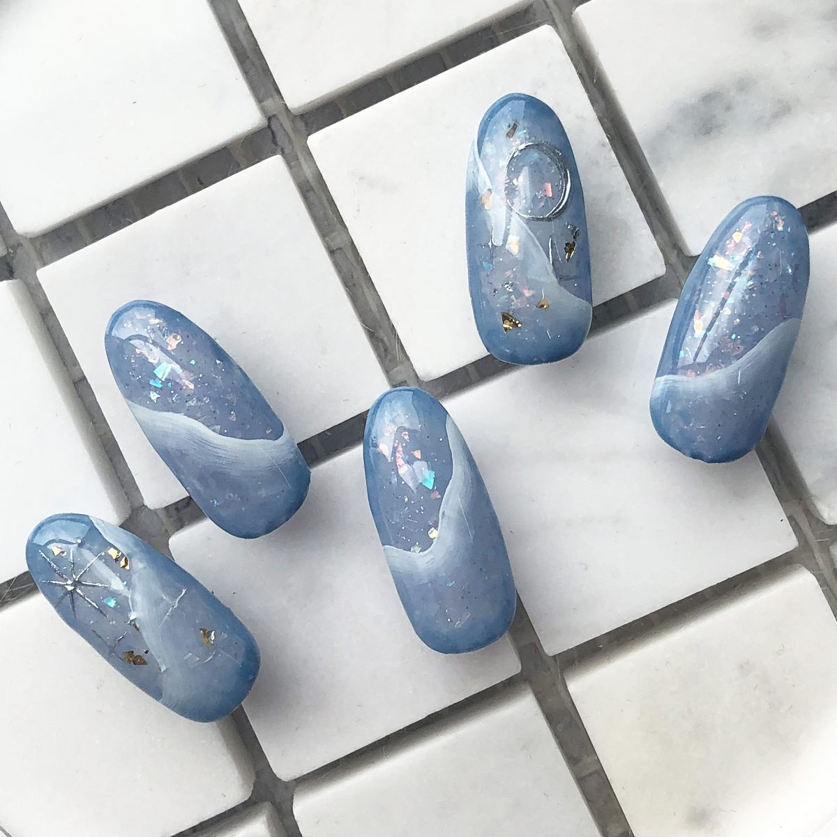 エラバイシャイニージェル E053 ブルースモーク 2gカラージェル[UV/LED