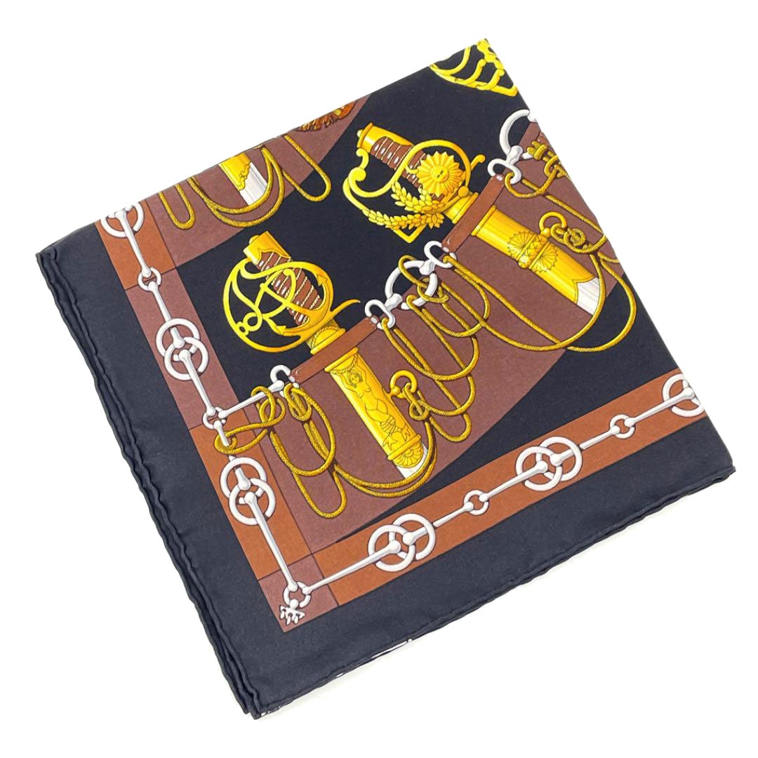 HERMES エルメス スカーフ カレ45 『CLIQUETIS（剣柄）』シルク