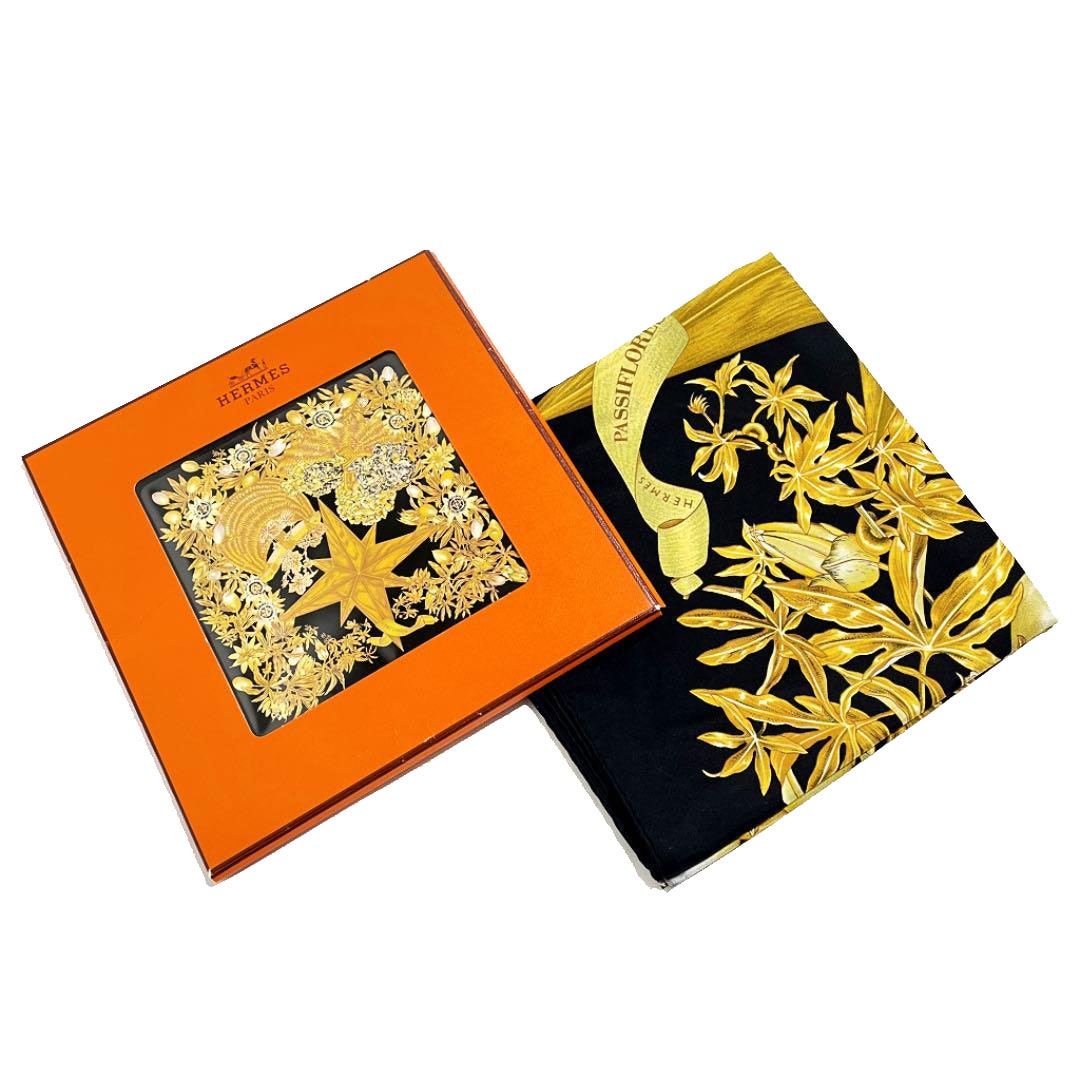 HERMES エルメス スカーフ カレ90 『PASSIFLORES（パッションフラワー