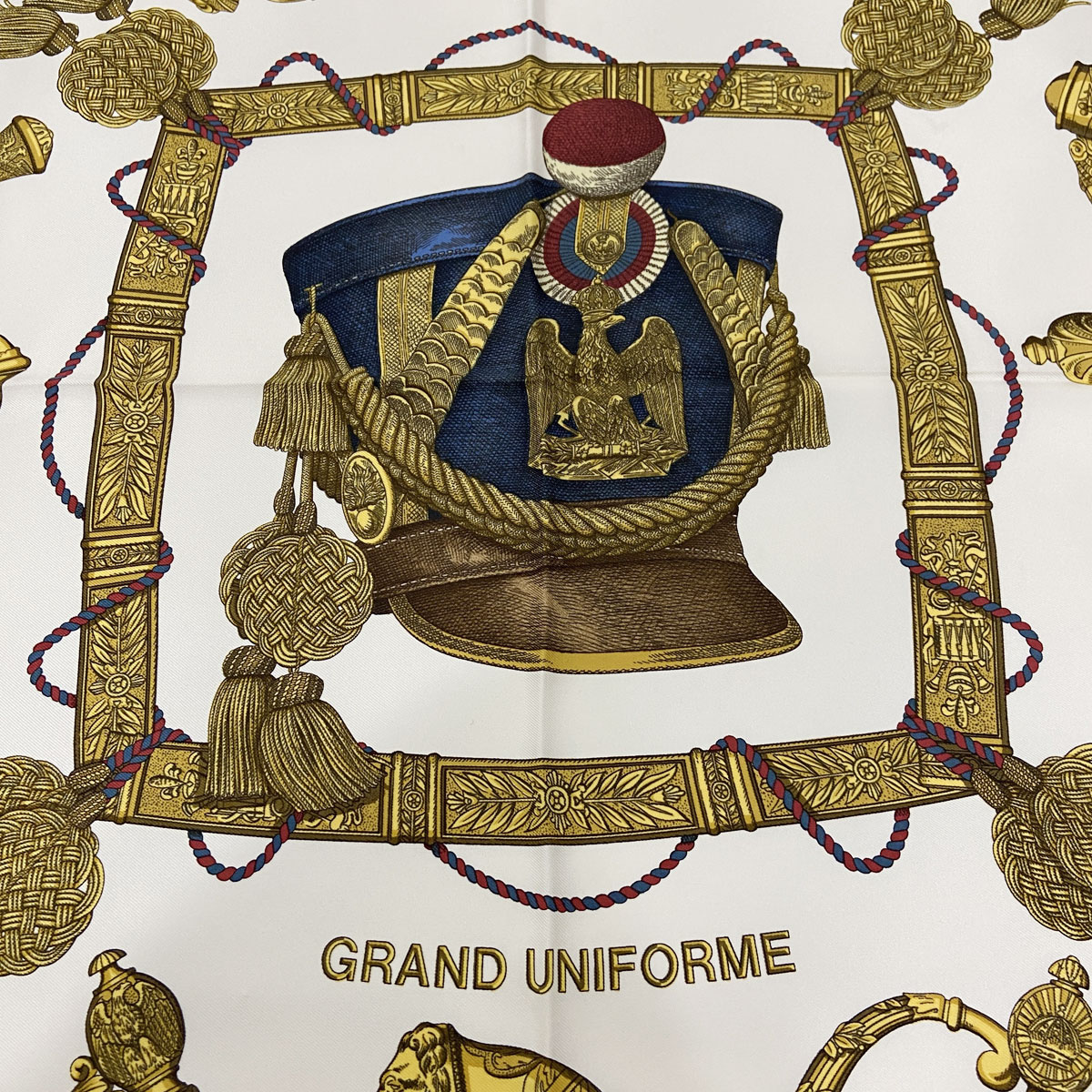 HERMES エルメス スカーフ カレ90 『GRAND UNIFORME（グラン