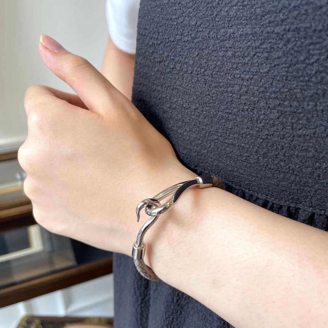HERMES エルメス ジャンボブレスレット 編み込みレザー グレー系
