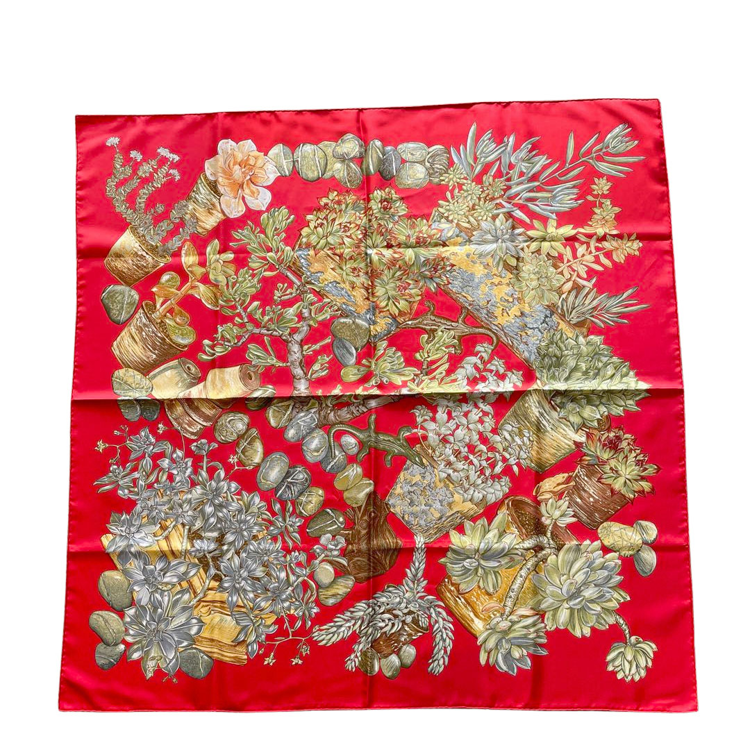 HERMES エルメス スカーフ カレ90 『JARDIN SECRET(秘密の庭)』 植物柄