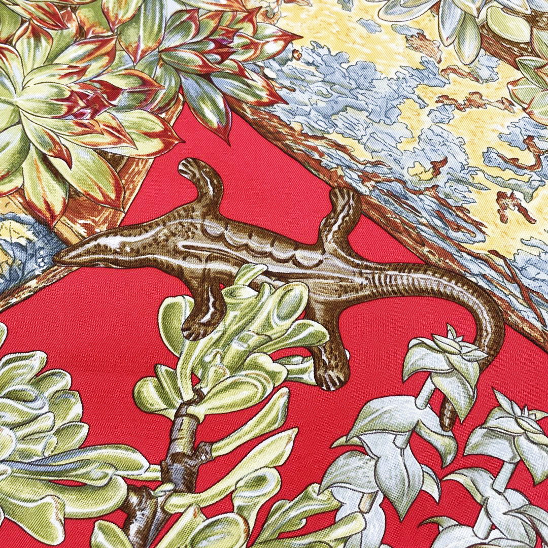 HERMES エルメス スカーフ カレ90 『JARDIN SECRET(秘密の庭)』 植物柄