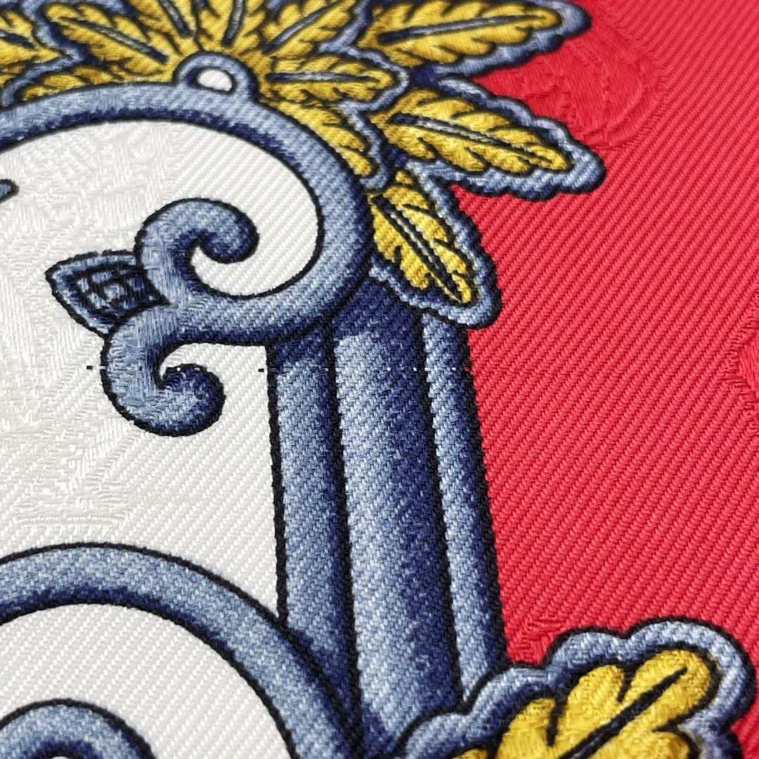 HERMES エルメス スカーフ カレ90 『Joies d' Hiver(冬の愉しみ