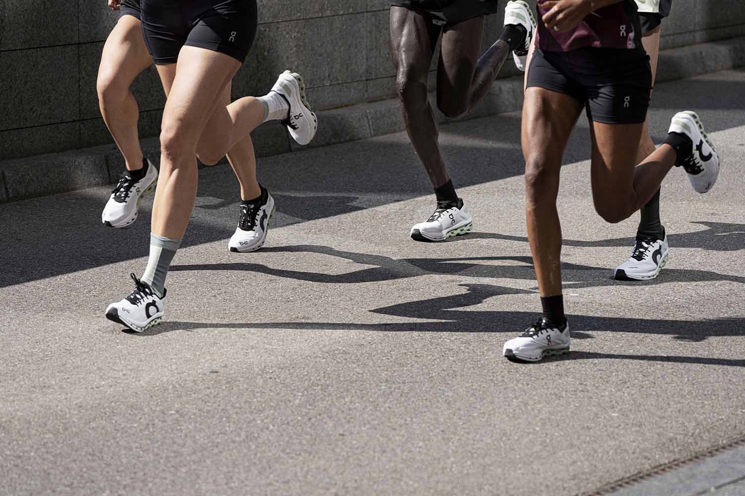 On オン ランニングシューズ Cloudboom Echo クラウドブームエコー