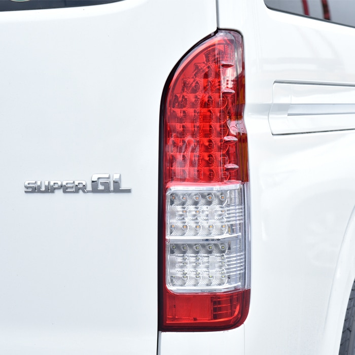 200系ハイエース 4型以降純正ルック LEDテールランプ クリア×レッド