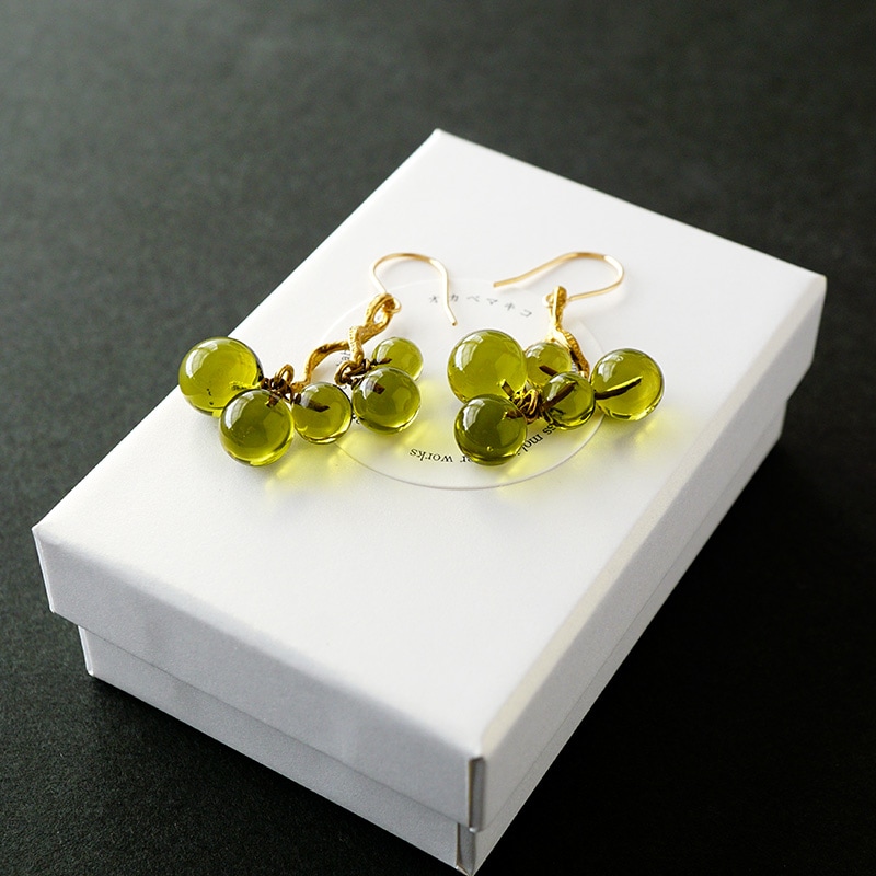 オカベマキコ｜しゃぼんの実の耳飾り イヤリング | 趣佳[syuca.jp