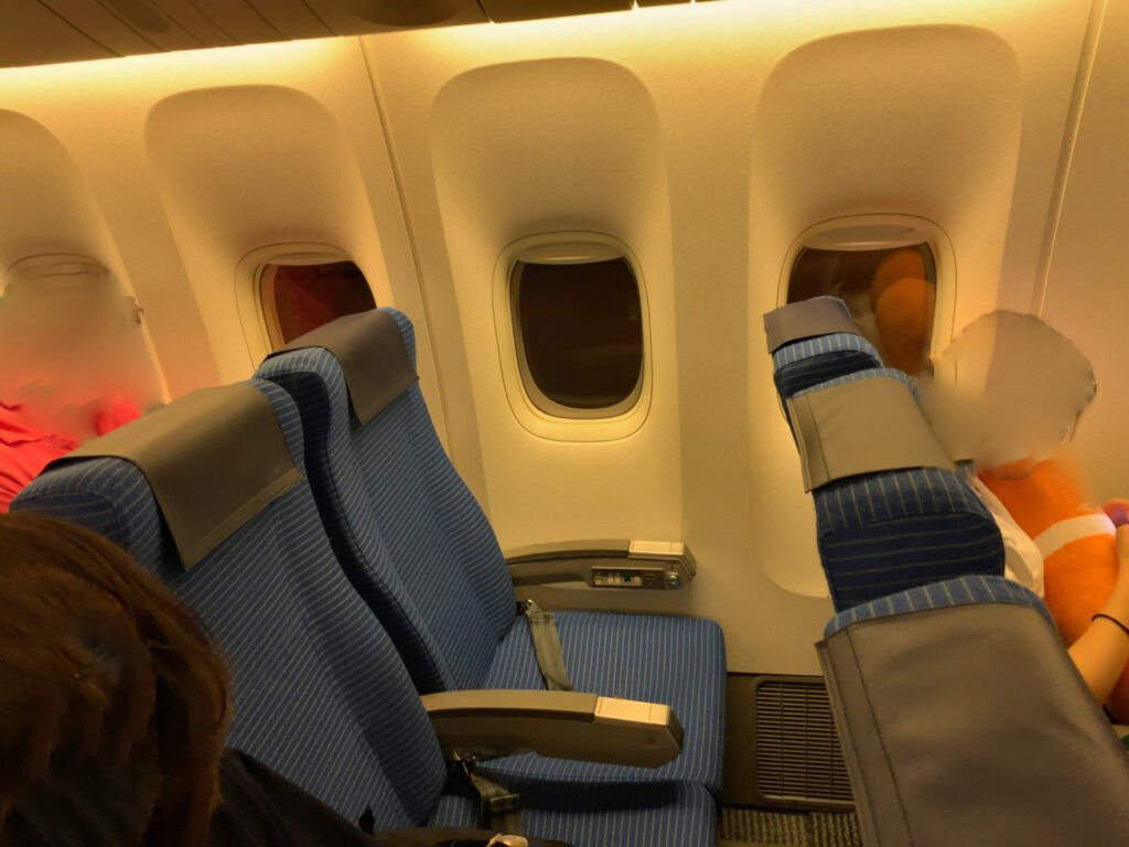 ANA：B777-300(773)に搭乗の場合、富士山(Mt.Fuji)を見たければ○列目