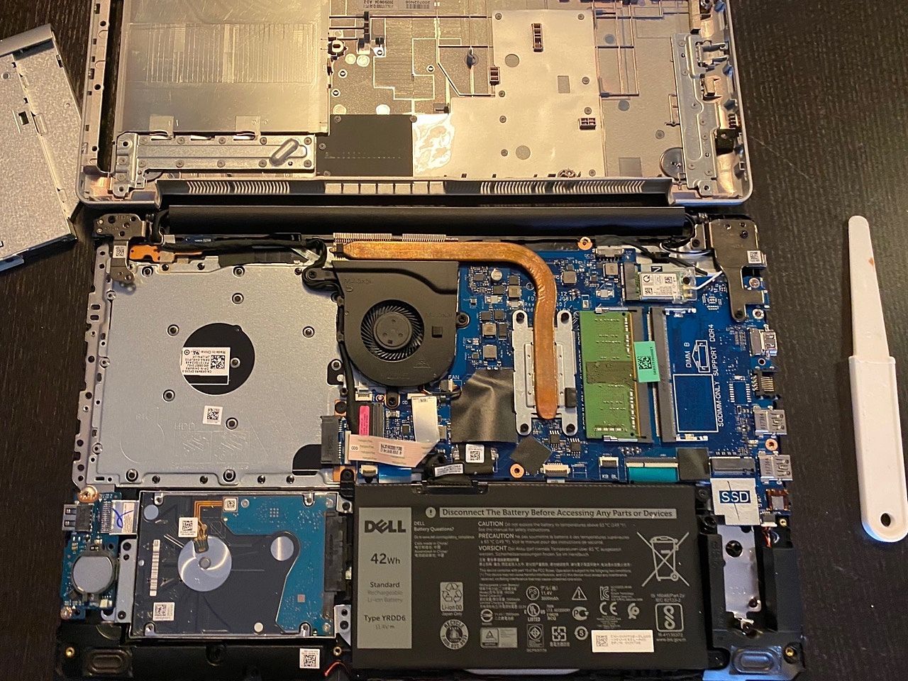 dell ノートPC Inspiron 15 3000のメモリ増設【4GBから16GBへ】しました。