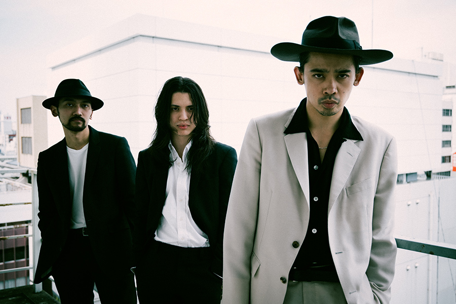 僕らの神様はLOVE・MUSIC・DANCE。メンバー全員が様々な国にルーツを