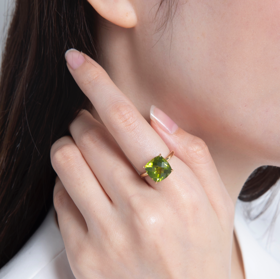 Square Eleganceぺリドット18Kリング – MARIE de B