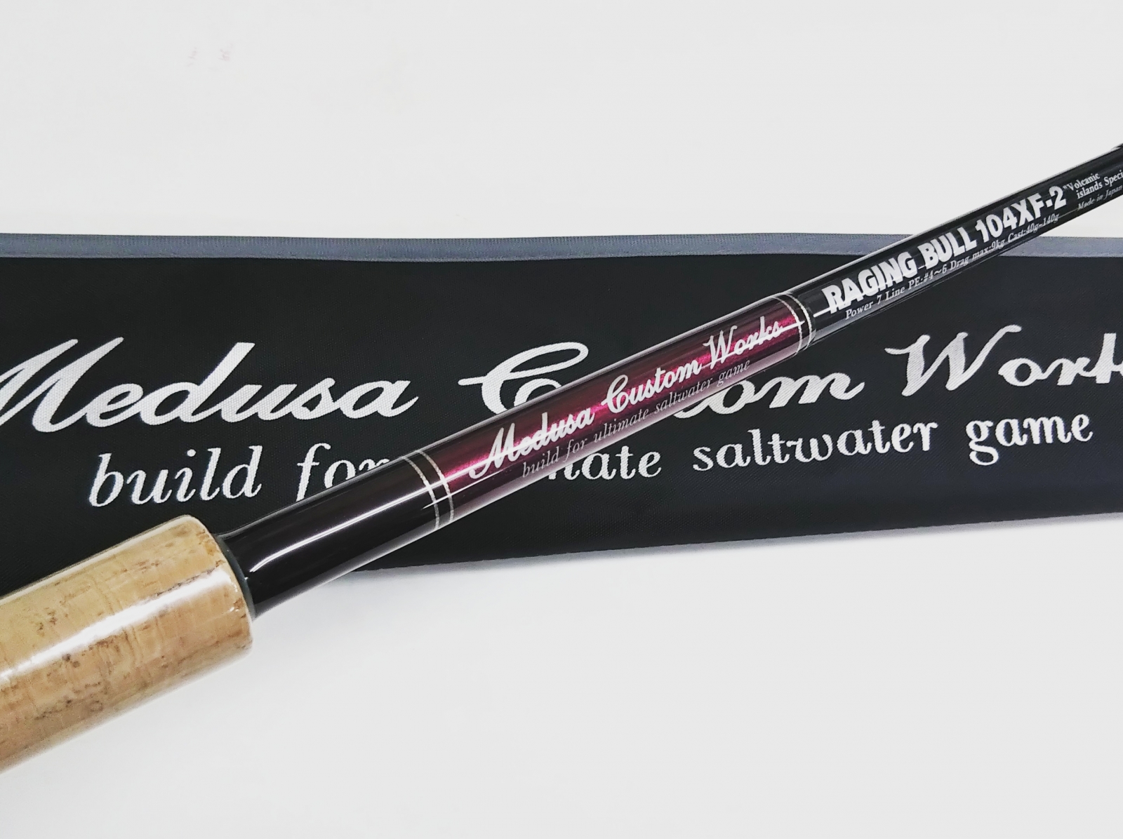 MC works'「RAGING BULL 104XF-2コルクグリップ仕様」入荷しております