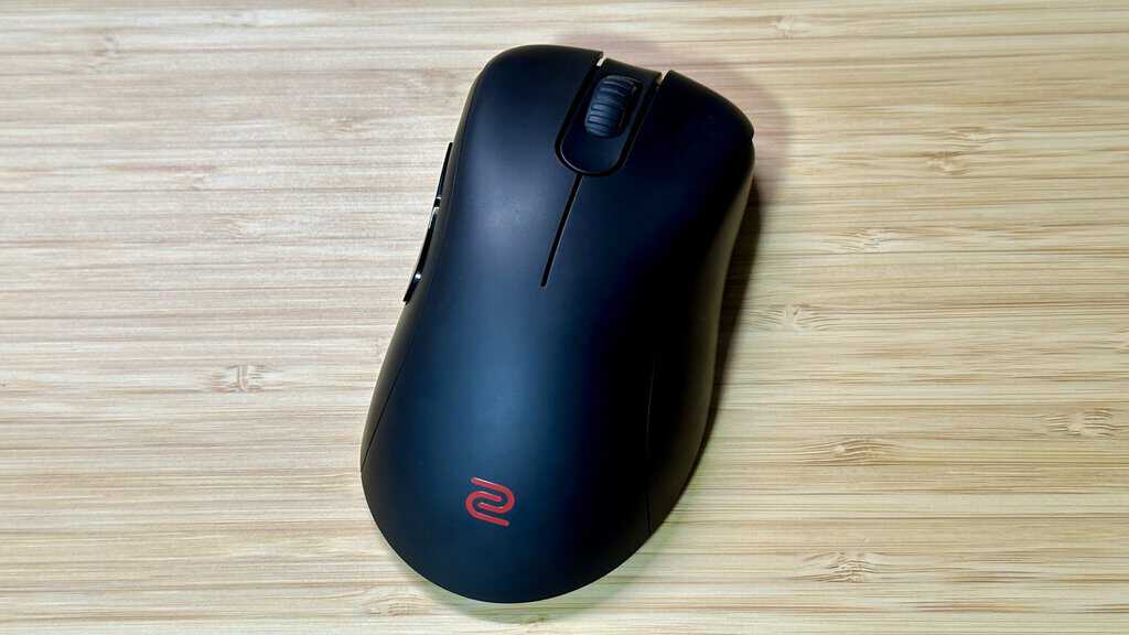 BenQ ZOWIE EC3-CW レビュー】最上級のビルドクオリティ。1秒で右手に